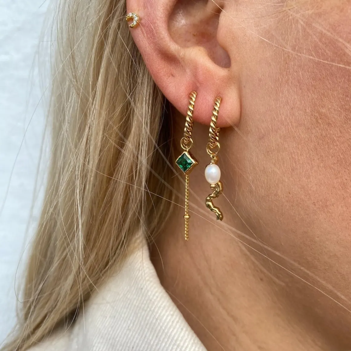 Twist Hoops
